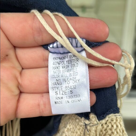NWT Umgee Navy and Cream Fringe Top   E - Picture 6 of 6